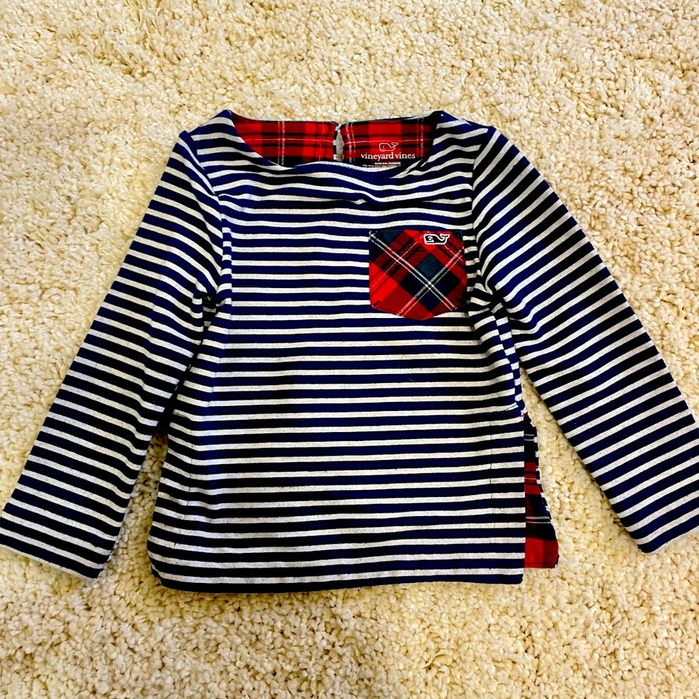 Vineyard vines 2T bundle-2 shirts and shorts!